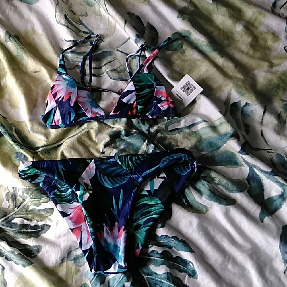 Cupshe Tropical bikini